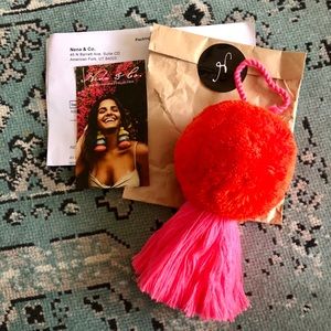 Nena & Co Wild Pom brand new